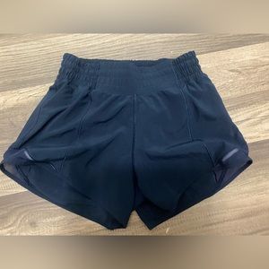 Lululemon Hotty Hot Low-Rise Lined Short 4"